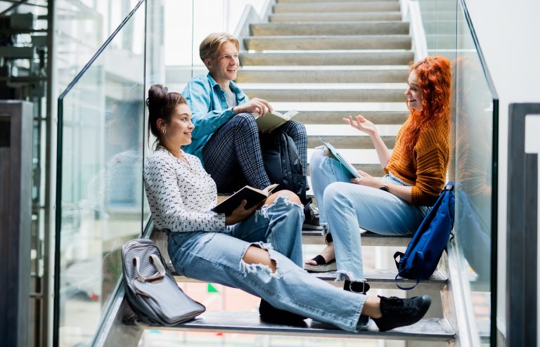 https://las.org.vn/wp-content/uploads/2023/09/university-students-sitting-on-stairs-and-talking-2022-01-18-23-33-47-utc-768x494.jpg